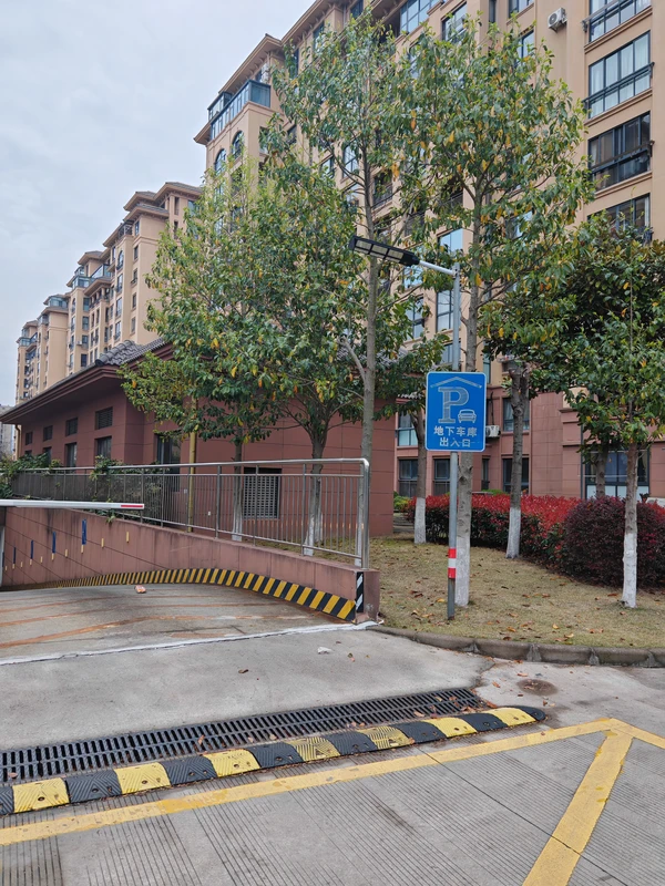 Adding brightness for entrance of garage by new Solar Post Light 400W view in daytime